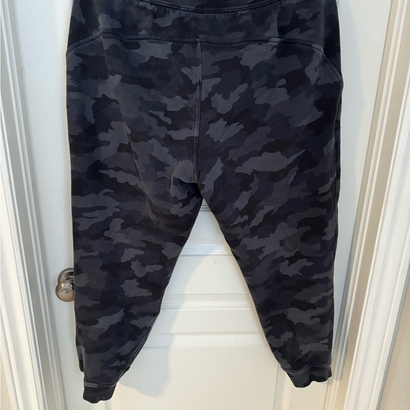 Scuba high rise jogger 7/8 length lululemon size 12 - Picture 3 of 4